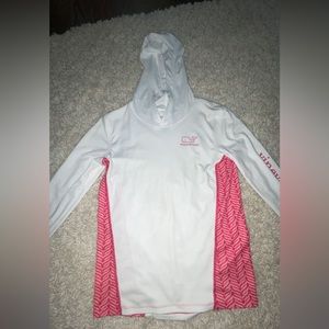Kids Vineyard Vines light weight pullover with hood